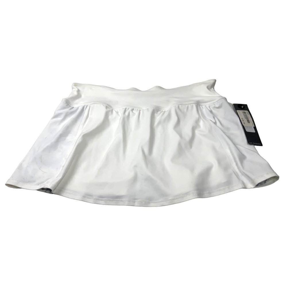 Lija NWT White Elite Center Skort. Size Large